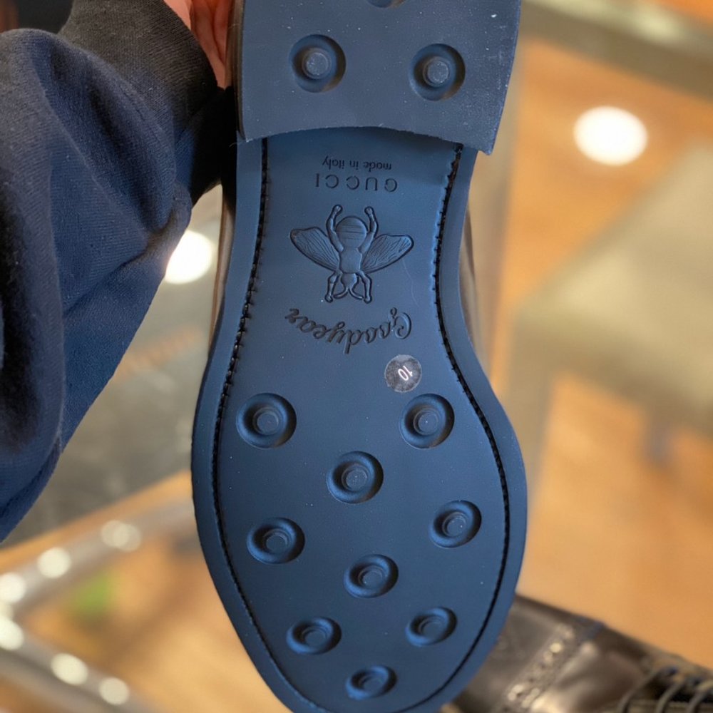 🕺HOST PICK🕺Gucci Perforated Leather Brogues Men's Shoes NEW IN BOX WITH BAGS - Picture 2 of 9